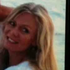 Donna Manus's Instagram, Twitter & Facebook