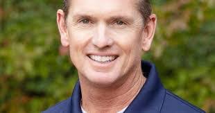 Richard Martinelli's Instagram, Twitter & Facebook