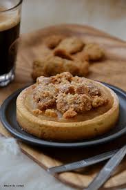 Tarte A La Compote De Pommes Crumble Noisettes Cannelle L Heure Du Cream Recette Tarte Compote De Pomme Tarte Aux Mirabelles