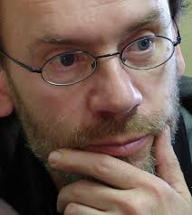 What configuration will give the highest peak HP and RPM in a 2-stroke  engine, modifying either the engine or the expansion chamber?