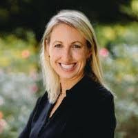 Melissa Dolan's Instagram, Twitter & Facebook