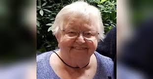 Elizabeth Pelkey's Instagram, Twitter & Facebook