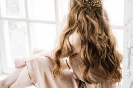 Die erste kommunion schleier frisuren 109931 | erstkommunion ha. Kommunionsfrisuren Die Schonsten Ideen Brigitte De