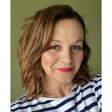 Sarah Kennard's Instagram, Twitter & Facebook