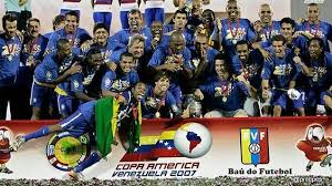 La copa américa —oficialmente conmebol copa américa — es el principal torneo internacional oficial de fútbol masculino en américa. Com Dunga Brasil Foi Campeao Da Copa America Em 2007 Futebol Interior