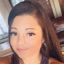 Amy Coursey's Instagram, Twitter & Facebook