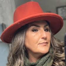 Pamela Mink's Instagram, Twitter & Facebook