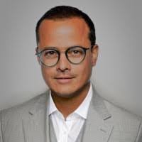 Stefan Chin's Instagram, Twitter & Facebook