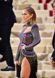 ✨ jlo beauty is available now! Jennifer Lopez Mit Dieser Ernahrung Halt Die 50 Jahrige Ihren Korper In Bestform Vogue Germany