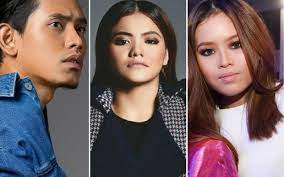 Farza naquraisha binti mohd fariz atau lebih dikenali sebagai raysha rizrose (lahir 22 jun 1996) merupakan seorang pelakon, model dan penyanyi wanita malaysia. 25 Remaja Paling Menyerlah 2017 Remaja