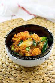 In a blender, blitz the kimchi, peeled ginger, 1 tablespoon each of red wine vinegar and olive oil and 100ml of water until very smooth. Kimchi Is So Tasty And Nourishing It S So Wonderful To Eat As It Is As An Appetizer Ever Wondered That Usin Kimchi Chicken Easy Chinese Recipes Kimchi Recipe