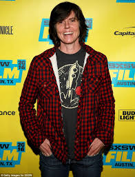 Tig notaro and stephanie allynne (getty images) making it official! Tig Notaro Tweets Photo With Mastectomy Scars Cuddling New Twin Sons Max And Finn Daily Mail Online
