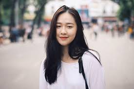 Phạm ngọc hà my từng được nhiều người biết đến khi là một trong những nữ sinh vinh dự tặng hoa cho cho ông d. Co Gai Ha Ná»™i Há»c Giá»i Biáº¿t Bá»'n Ngoáº¡i Ngá»¯ Váº«n Run Khi Thi Hoa Háº­u Vnexpress Giáº£i Tri