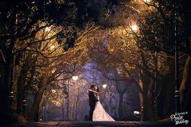Beautiful Night Nighttime Engagement Photos Photography Pre Wedding Shoot Ideas