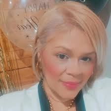 Jeannette Baez's Instagram, Twitter & Facebook