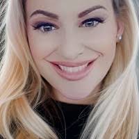 Shannon Giblin's Instagram, Twitter & Facebook