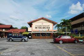 Tunku abdul rahman akhirnya membuktikan beliau sebagai pemimpin malaysia yang paling berjaya apabila beliau berjaya menyatukan rakyat malaysia dan mencapai kemerdekaan bagi tanah melayu.kejayaan beliau menunjukkan beliau sanggup berkorban untuk negara demi menyelesaikan. Sekolah Menengah Kebangsaan Tunku Abdul Malik Home Facebook