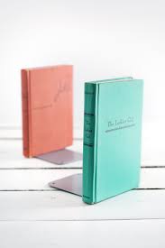 Invisible Bookends A Beautiful Mess In this video, i will show you how to make diy cd bookends.