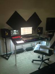 Get your studio started off right with this handy guide. Bedroom Studio Setup 9gag