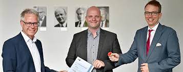 Die ihk hilft bei der suche nach öffentlich bestellten und vereidigten (öbuv) sachverständigen zu vielen. Ihk Hauptgeschaftsfuhrer Vereidigt Sachverstandigen