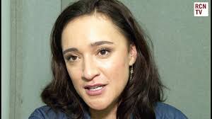 During an interview with jay leno, she confessed she didn't know how to swim when she was cast in whale rider (2002). Whale Rider Keisha Castle Hughes Interview Youtube
