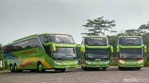 Sebagian orang yang memiliki penghasilan lebih pasti lebih memilih jalur udara karena waktu sampai nya lebih cepat dan fasilitasnya. Bus Mewah Scania Dan Mercedes Benz Po Gunung Harta