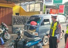 Agen rosalia indah brebes rm. Bus Rosalia Indah Seruduk Truk Tangki Delapan Tewas 24 Luka Timlo Net