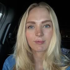 📷 HIRING an Art Director in LA!