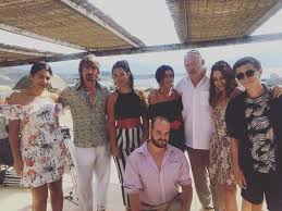Mais à peine arrivée sur l'île, d'étranges incidents se multiplient jusqu'à ce qu'elle reçoive une lettre de sa mère, palma, présumée. Comment Regarder Le Temps Est Assassin En Direct Meme A L Etranger Purevpn Blog