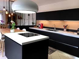 Cuisine Noire Et Blanche Ideas En 2020 Cuisine Haut De Gamme Meuble Cuisine Cuisines Design