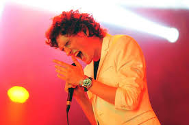 Dawid podsiadło is the most popular polish singer of the young generation. Dawid Podsiadlo Biography Artist Culture Pl