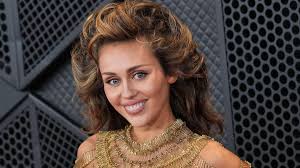 XXL-Volumen: Toupierte Frisuren sind zurück