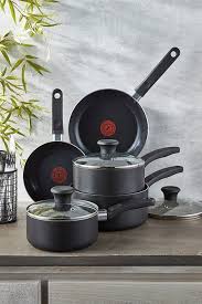 Different cookware sets can bear heat up to different degrees, and you might need to consult the manual or the seller for that. Tefal Essential 5 Piece Pan Set Studio