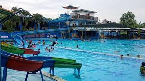 Waterboom lembah hijau, waterboom terbesar di lampung. 10 Kolam Renang Di Pasuruan Yang Menarik Untuk Dikunjungi