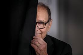 Il est important de comprendre la structure d'une mélodie, même si après vous désirez faire de la musique expérimentale. Qui Est Ennio Morricone Le Compositeur De Celebres Musiques De Films