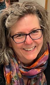 Darla Navarro's Instagram, Twitter & Facebook