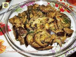 La ricetta melanzane al funghetto in bianco è un contorno che si puo' servire sia tiepido che per accompagnare piatti di carni bianche oppure pesce. Melanzane Trifolate Ricetta Contorno Ricette Ricette Contorni Pasti Italiani