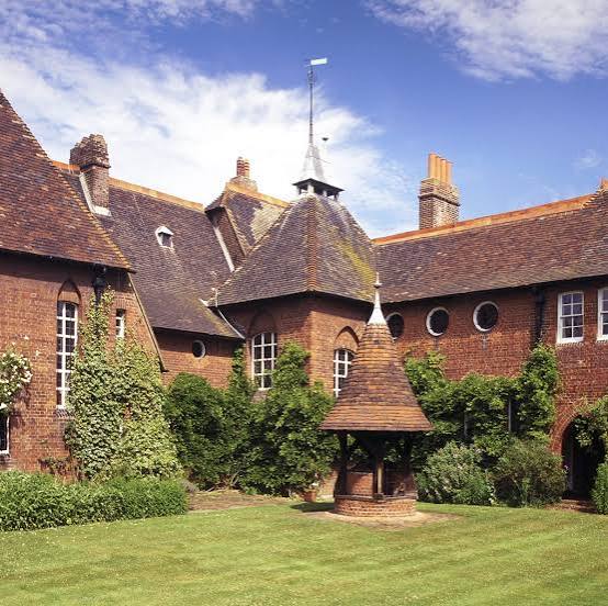 Red House, the home that's a manifesto for arts & crafts style