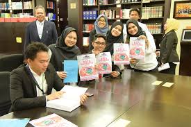 We hope that your study experience here will be an enjoyable one and that many happy memories of usas and malaysia will be brought with you when you return to your home country. Lawatan Universiti Sultan Azlan Shah Perpustakaan Mahkamah Persekutuan Malaysia