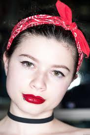 Why can't I see the image through the eyepiece when using Alien Bee flash  and softbox?