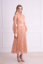 Perde renkleri de bu renge yakın olan renkleri tercih ederek şık çocuk odası tasarımları yapabilirsiniz. Somon Rengi Gomlek Online Alisveris