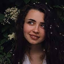 Dee Tanksley's Instagram, Twitter & Facebook