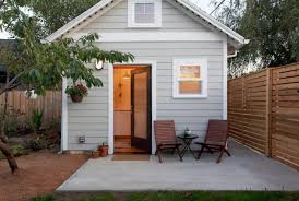 50 Tiny Houses You Can Rent On Airbnb In 2020 Tiny Cottage Tiny Cottage Design Tiny Guest House