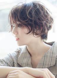大人ショート back stage バックステージ 伊東 龍一 https www beauty navi com style detail 61323 pint ヘアスタイル 髪型 ショートカット ショートヘア 前髪あり パーマ くるくる 3 ハンサムショート ヘアスタイル ショート パーマ