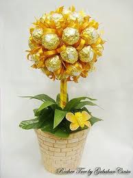 Idea gubahan dulang hantaran simple dan terkini. Gubahan Coklat Candy Centerpieces Crafts Flowers Bouquet