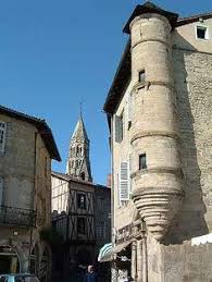 Saint Leonard De Noblat Clocher De La Collegiale Et Maisons Anciennes Limousin Limousin Maisons Anciennes Dordogne