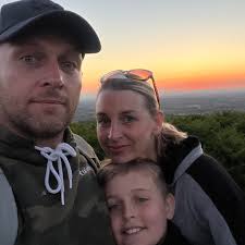 Does anyone have a wiring diagram for golf mk1 1981, with old fuse box. I  can't really find it anywhere. Haynes' book is not of much help as it is  all unclear