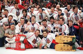 Takhle hokejisté slavili vítězství na olympijském turnaji v naganu. Czech Hockey Team Nagano 1998