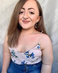 Melissa Pace's Instagram, Twitter & Facebook