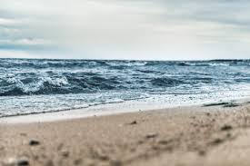 10 Mesmerizing Poems That Invoke The Ocean Tide Read Poetry